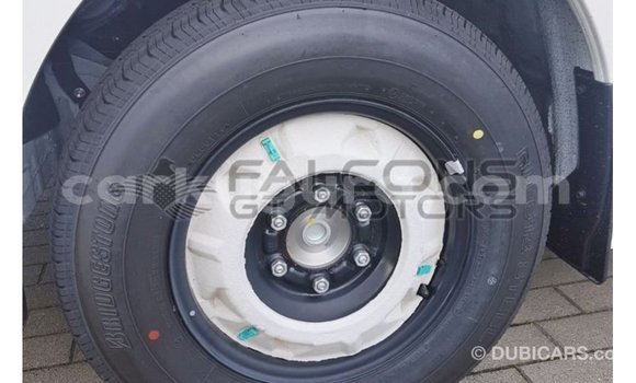 Nunua Imported Toyota Hiace Nyeupe Gari ndani ya Import - Dubai nchini Bujumbura Nunua Imported Toyota Hiace Nyeupe Gari ndani ya Import - Dubai nchini Bujumbura