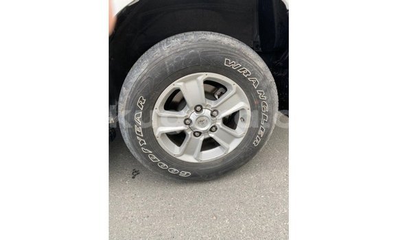 Acheter Import Voiture Toyota Sequoia Blanc à Import - Dubai, Bujumbura Acheter Import Voiture Toyota Sequoia Blanc à Import - Dubai, Bujumbura