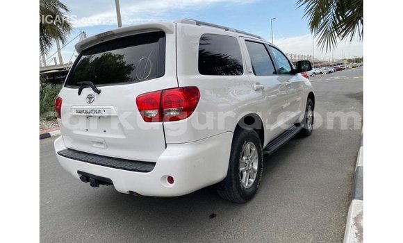 Acheter Import Voiture Toyota Sequoia Blanc à Import - Dubai, Bujumbura Acheter Import Voiture Toyota Sequoia Blanc à Import - Dubai, Bujumbura