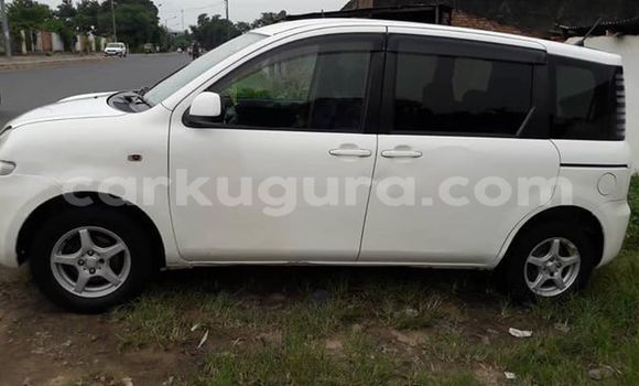 Acheter Occasion Voiture Toyota Sienta Blanc à Bujumbura, Bujumbura Acheter Occasion Voiture Toyota Sienta Blanc à Bujumbura, Bujumbura