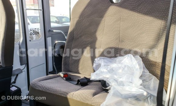 Nunua Imported Toyota Coaster Nyeupe Gari ndani ya Import - Dubai nchini Bujumbura Nunua Imported Toyota Coaster Nyeupe Gari ndani ya Import - Dubai nchini Bujumbura