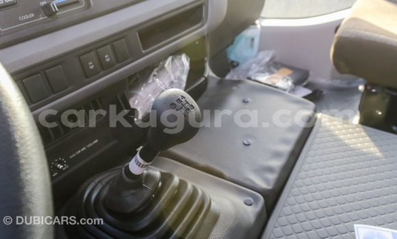 Nunua Imported Toyota Coaster Nyeupe Gari ndani ya Import - Dubai nchini Bujumbura Nunua Imported Toyota Coaster Nyeupe Gari ndani ya Import - Dubai nchini Bujumbura