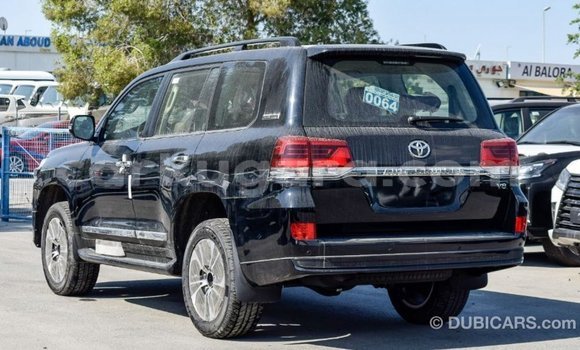 Acheter Import Voiture Toyota Land Cruiser Noir à Import - Dubai, Bujumbura Acheter Import Voiture Toyota Land Cruiser Noir à Import - Dubai, Bujumbura