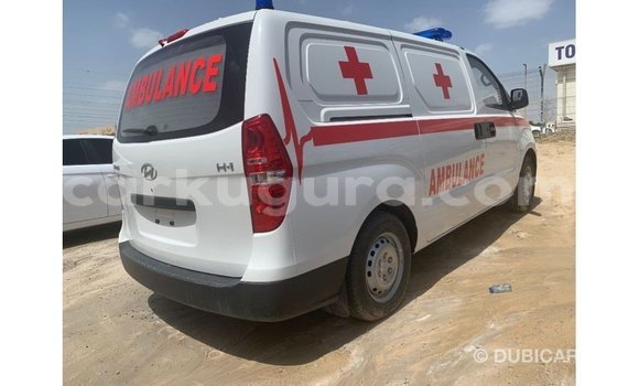 Nunua Imported Hyundai Accent Nyeupe Gari ndani ya Import - Dubai nchini Bujumbura Nunua Imported Hyundai Accent Nyeupe Gari ndani ya Import - Dubai nchini Bujumbura