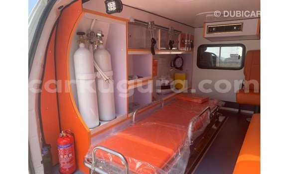 Nunua Imported Hyundai Accent Nyeupe Gari ndani ya Import - Dubai nchini Bujumbura Nunua Imported Hyundai Accent Nyeupe Gari ndani ya Import - Dubai nchini Bujumbura