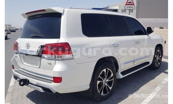 Nunua Imported Toyota Land Cruiser Nyeupe Gari ndani ya Import - Dubai nchini Bujumbura Nunua Imported Toyota Land Cruiser Nyeupe Gari ndani ya Import - Dubai nchini Bujumbura