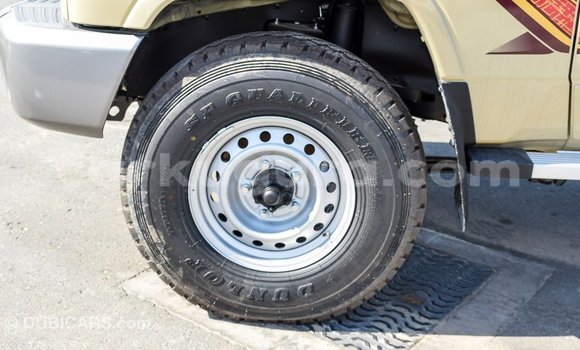 Nunua Imported Toyota Land Cruiser Beige Gari ndani ya Import - Dubai nchini Bujumbura Nunua Imported Toyota Land Cruiser Beige Gari ndani ya Import - Dubai nchini Bujumbura