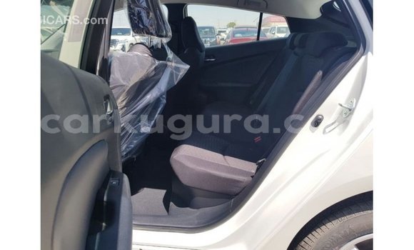 Nunua Imported Toyota Prius Nyeupe Gari ndani ya Import - Dubai nchini Bujumbura Nunua Imported Toyota Prius Nyeupe Gari ndani ya Import - Dubai nchini Bujumbura
