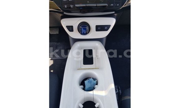 Nunua Imported Toyota Prius Nyeupe Gari ndani ya Import - Dubai nchini Bujumbura Nunua Imported Toyota Prius Nyeupe Gari ndani ya Import - Dubai nchini Bujumbura