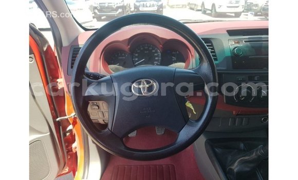 Acheter Import Voiture Toyota Hilux Rouge à Import - Dubai, Bujumbura Acheter Import Voiture Toyota Hilux Rouge à Import - Dubai, Bujumbura