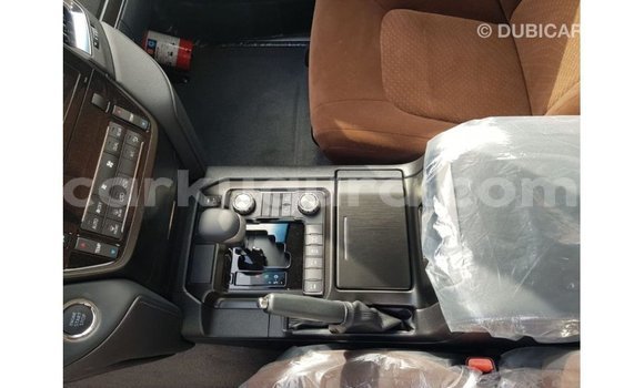 Acheter Import Voiture Toyota Land Cruiser Noir à Import - Dubai, Bujumbura Acheter Import Voiture Toyota Land Cruiser Noir à Import - Dubai, Bujumbura
