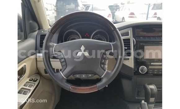 Nunua Imported Mitsubishi Pajero Nyekundu Gari ndani ya Import - Dubai nchini Bujumbura Nunua Imported Mitsubishi Pajero Nyekundu Gari ndani ya Import - Dubai nchini Bujumbura