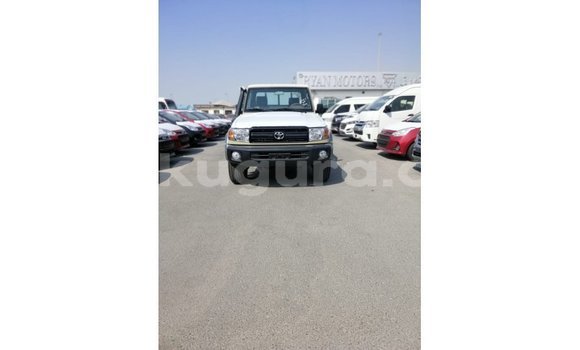 Buy Import Toyota Land Cruiser Beige Car in Import - Dubai in Bujumbura Buy Import Toyota Land Cruiser Beige Car in Import - Dubai in Bujumbura