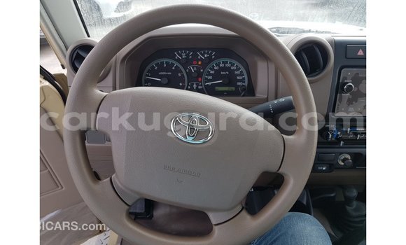 Buy Import Toyota Land Cruiser Beige Car in Import - Dubai in Bujumbura Buy Import Toyota Land Cruiser Beige Car in Import - Dubai in Bujumbura