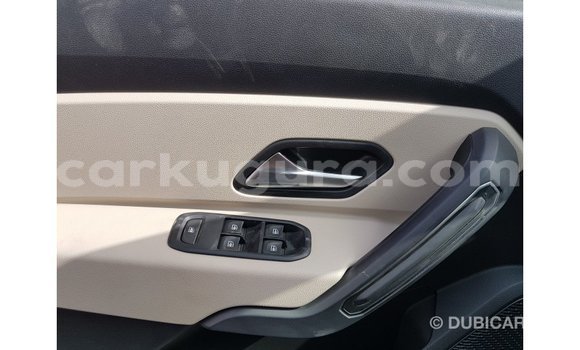 Buy Import Renault 19 Green Car in Import - Dubai in Bujumbura Buy Import Renault 19 Green Car in Import - Dubai in Bujumbura