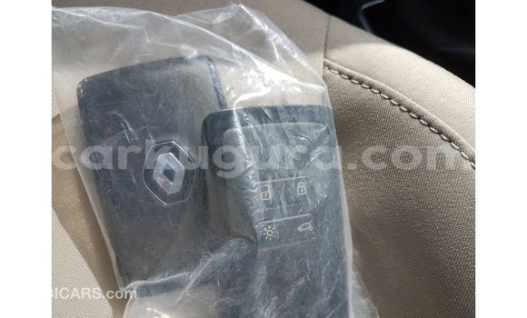 Buy Import Renault 19 Green Car in Import - Dubai in Bujumbura Buy Import Renault 19 Green Car in Import - Dubai in Bujumbura