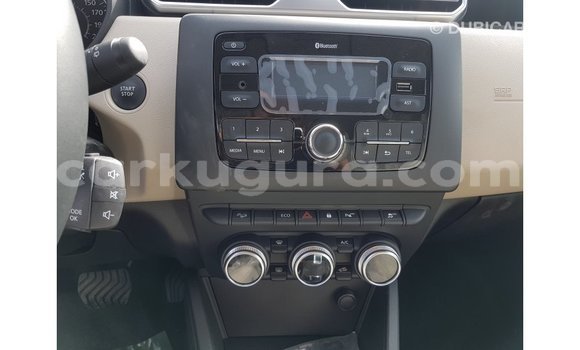 Buy Import Renault 19 Green Car in Import - Dubai in Bujumbura Buy Import Renault 19 Green Car in Import - Dubai in Bujumbura