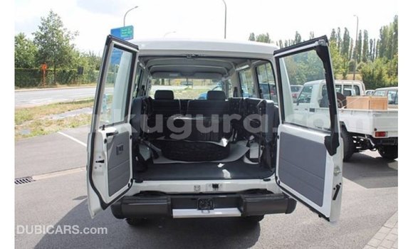 Buy Import Toyota Land Cruiser White Car in Import - Dubai in Bujumbura Buy Import Toyota Land Cruiser White Car in Import - Dubai in Bujumbura