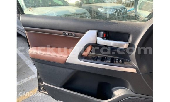 Nunua Imported Toyota Land Cruiser Nyeusi Gari ndani ya Import - Dubai nchini Bujumbura Nunua Imported Toyota Land Cruiser Nyeusi Gari ndani ya Import - Dubai nchini Bujumbura