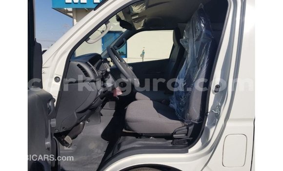 Nunua Imported Toyota Hiace Nyeupe Gari ndani ya Import - Dubai nchini Bujumbura Nunua Imported Toyota Hiace Nyeupe Gari ndani ya Import - Dubai nchini Bujumbura