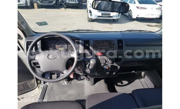 Nunua Imported Toyota Hiace Nyeupe Gari ndani ya Import - Dubai nchini Bujumbura Nunua Imported Toyota Hiace Nyeupe Gari ndani ya Import - Dubai nchini Bujumbura