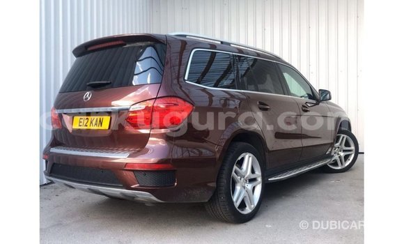 Acheter Import Voiture Mercedes-Benz 190 Rouge à Import - Dubai, Bujumbura Acheter Import Voiture Mercedes-Benz 190 Rouge à Import - Dubai, Bujumbura