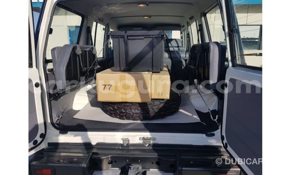 Buy Import Toyota Land Cruiser White Car in Import - Dubai in Bujumbura Buy Import Toyota Land Cruiser White Car in Import - Dubai in Bujumbura