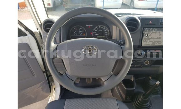 Buy Import Toyota Land Cruiser White Car in Import - Dubai in Bujumbura Buy Import Toyota Land Cruiser White Car in Import - Dubai in Bujumbura