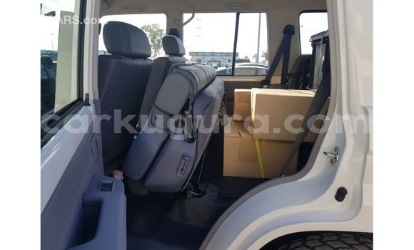 Buy Import Toyota Land Cruiser White Car in Import - Dubai in Bujumbura Buy Import Toyota Land Cruiser White Car in Import - Dubai in Bujumbura