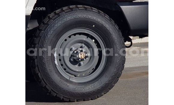 Buy Import Toyota Land Cruiser White Car in Import - Dubai in Bujumbura Buy Import Toyota Land Cruiser White Car in Import - Dubai in Bujumbura