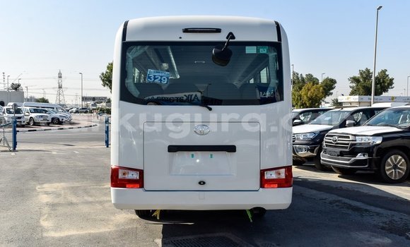 Nunua Imported Toyota Coaster Nyeupe Gari ndani ya Import - Dubai nchini Bujumbura Nunua Imported Toyota Coaster Nyeupe Gari ndani ya Import - Dubai nchini Bujumbura