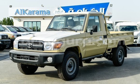 Acheter Import Voiture Toyota Land Cruiser Beige à Import - Dubai, Bujumbura Acheter Import Voiture Toyota Land Cruiser Beige à Import - Dubai, Bujumbura