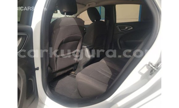 Nunua Imported Chrysler 200 Nyeupe Gari ndani ya Import - Dubai nchini Bujumbura Nunua Imported Chrysler 200 Nyeupe Gari ndani ya Import - Dubai nchini Bujumbura