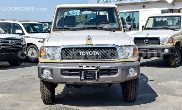 Acheter Import Voiture Toyota Land Cruiser Beige à Import - Dubai, Bujumbura Acheter Import Voiture Toyota Land Cruiser Beige à Import - Dubai, Bujumbura