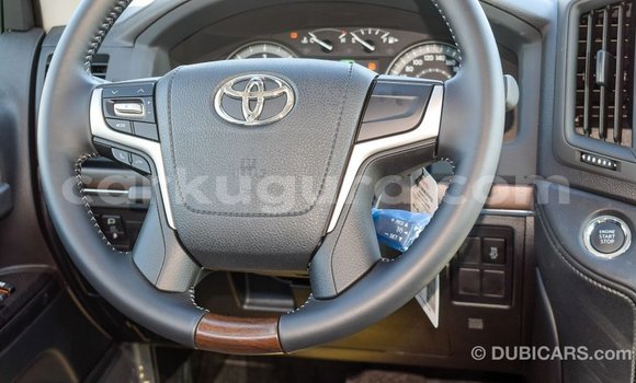 Buy Import Toyota Land Cruiser White Car in Import - Dubai in Bujumbura Buy Import Toyota Land Cruiser White Car in Import - Dubai in Bujumbura