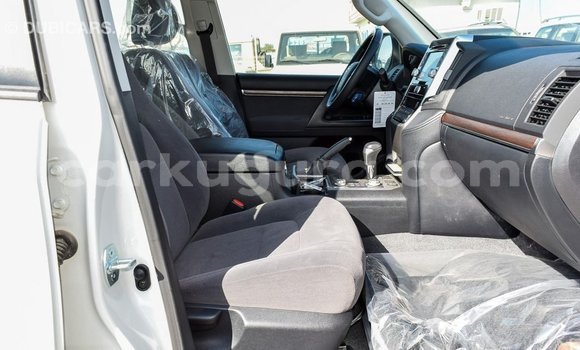 Buy Import Toyota Land Cruiser White Car in Import - Dubai in Bujumbura Buy Import Toyota Land Cruiser White Car in Import - Dubai in Bujumbura
