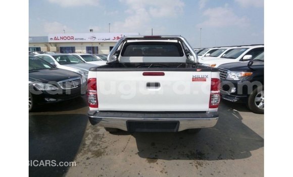 Acheter Import Voiture Toyota Hilux Blanc à Import - Dubai, Bujumbura Acheter Import Voiture Toyota Hilux Blanc à Import - Dubai, Bujumbura