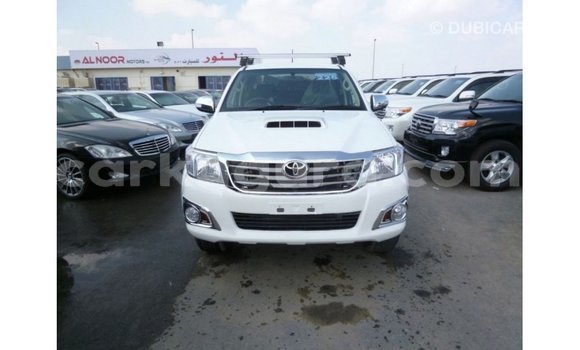 Acheter Import Voiture Toyota Hilux Blanc à Import - Dubai, Bujumbura Acheter Import Voiture Toyota Hilux Blanc à Import - Dubai, Bujumbura