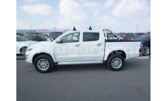 Acheter Import Voiture Toyota Hilux Blanc à Import - Dubai, Bujumbura Acheter Import Voiture Toyota Hilux Blanc à Import - Dubai, Bujumbura