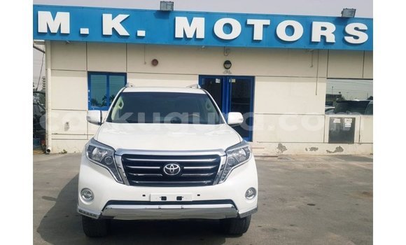 Nunua Imported Toyota Land Cruiser Nyeupe Gari ndani ya Import - Dubai nchini Bujumbura Nunua Imported Toyota Land Cruiser Nyeupe Gari ndani ya Import - Dubai nchini Bujumbura