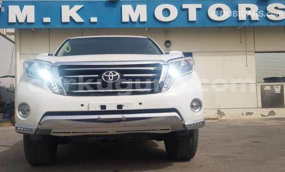 Nunua Imported Toyota Land Cruiser Nyeupe Gari ndani ya Import - Dubai nchini Bujumbura Nunua Imported Toyota Land Cruiser Nyeupe Gari ndani ya Import - Dubai nchini Bujumbura
