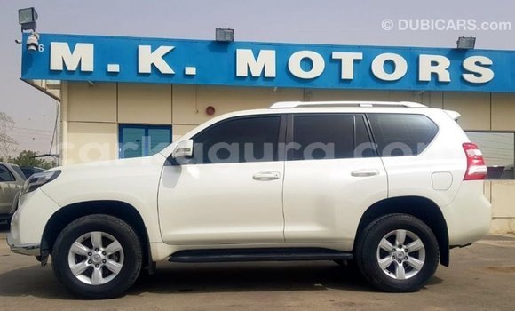 Nunua Imported Toyota Land Cruiser Nyeupe Gari ndani ya Import - Dubai nchini Bujumbura Nunua Imported Toyota Land Cruiser Nyeupe Gari ndani ya Import - Dubai nchini Bujumbura