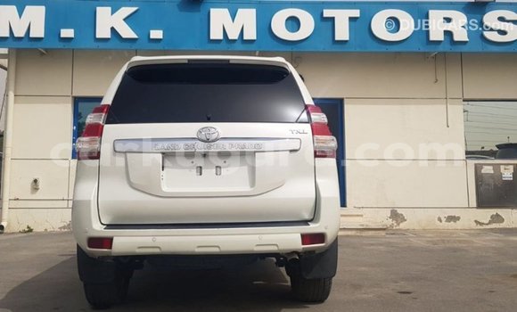 Nunua Imported Toyota Land Cruiser Nyeupe Gari ndani ya Import - Dubai nchini Bujumbura Nunua Imported Toyota Land Cruiser Nyeupe Gari ndani ya Import - Dubai nchini Bujumbura