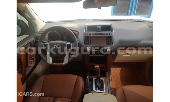 Nunua Imported Toyota Land Cruiser Nyeupe Gari ndani ya Import - Dubai nchini Bujumbura Nunua Imported Toyota Land Cruiser Nyeupe Gari ndani ya Import - Dubai nchini Bujumbura