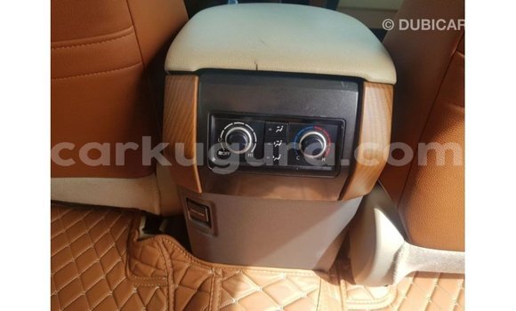 Nunua Imported Toyota Land Cruiser Nyeupe Gari ndani ya Import - Dubai nchini Bujumbura Nunua Imported Toyota Land Cruiser Nyeupe Gari ndani ya Import - Dubai nchini Bujumbura