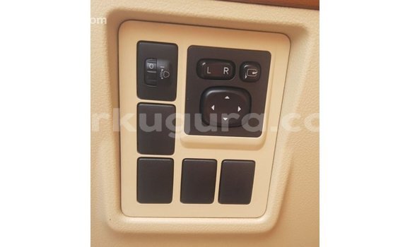 Nunua Imported Toyota Land Cruiser Nyeupe Gari ndani ya Import - Dubai nchini Bujumbura Nunua Imported Toyota Land Cruiser Nyeupe Gari ndani ya Import - Dubai nchini Bujumbura
