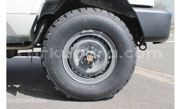Buy Import Toyota Land Cruiser White Car in Import - Dubai in Bujumbura Buy Import Toyota Land Cruiser White Car in Import - Dubai in Bujumbura