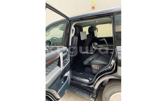 Nunua Imported Toyota Land Cruiser Nyeusi Gari ndani ya Import - Dubai nchini Bujumbura Nunua Imported Toyota Land Cruiser Nyeusi Gari ndani ya Import - Dubai nchini Bujumbura