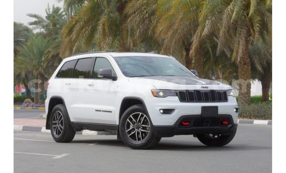 Acheter Import Voiture Jeep Grand Cherokee Blanc à Import - Dubai, Bujumbura