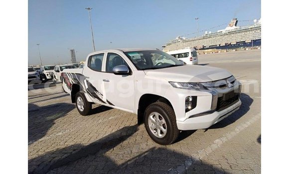 Nunua Imported Mitsubishi L200 Nyeupe Gari ndani ya Import - Dubai nchini Bujumbura Nunua Imported Mitsubishi L200 Nyeupe Gari ndani ya Import - Dubai nchini Bujumbura